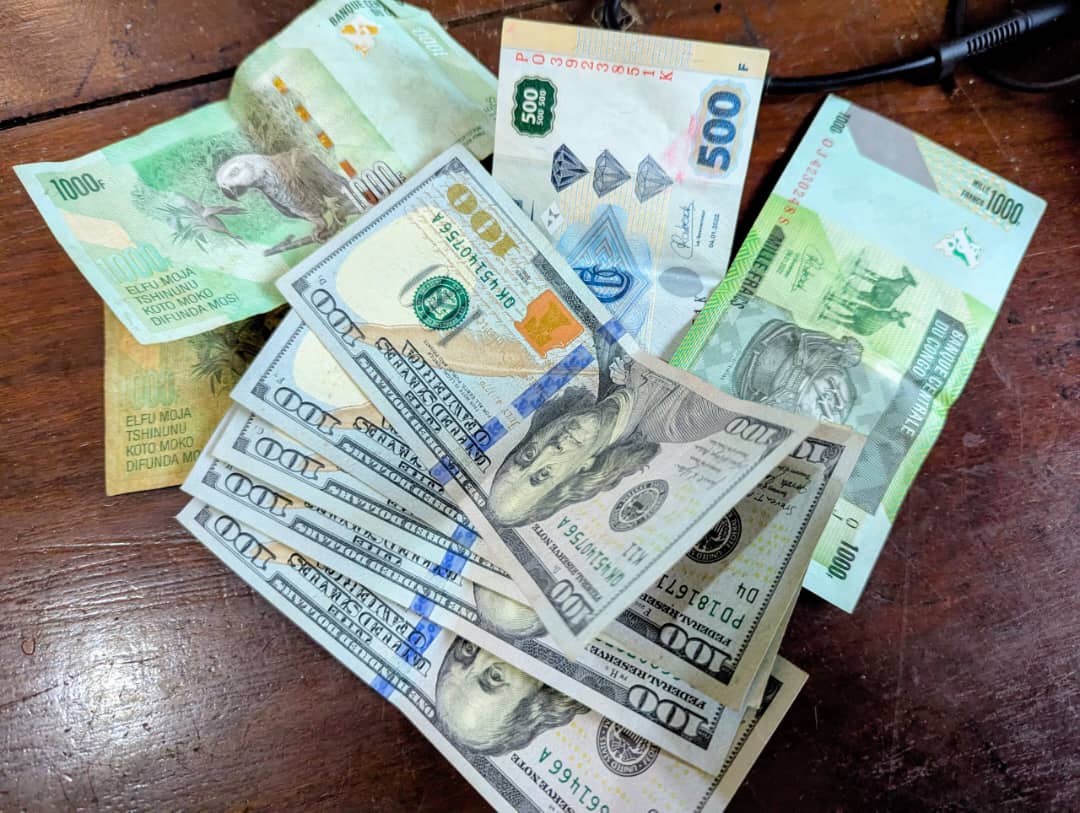 dollars et francs